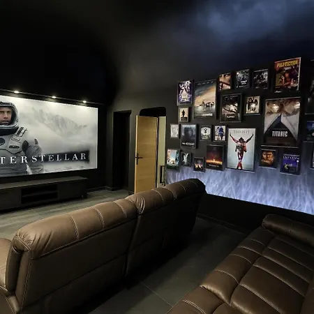 Hébergement de vacances Avec Jacuzzi, Sauna&cinéma *