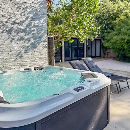 Avec Jacuzzi, Sauna, Cinema - Proche Paris Дом отдыха *