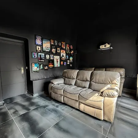 Дом отдыха Avec Jacuzzi, Sauna, Cinema - Proche Paris Triel-sur-Seine