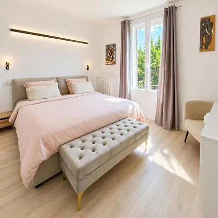 Avec Jacuzzi, Sauna&cinéma * Triel-sur-Seine