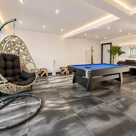 Дом отдыха Avec Jacuzzi, Sauna, Cinema - Proche Paris